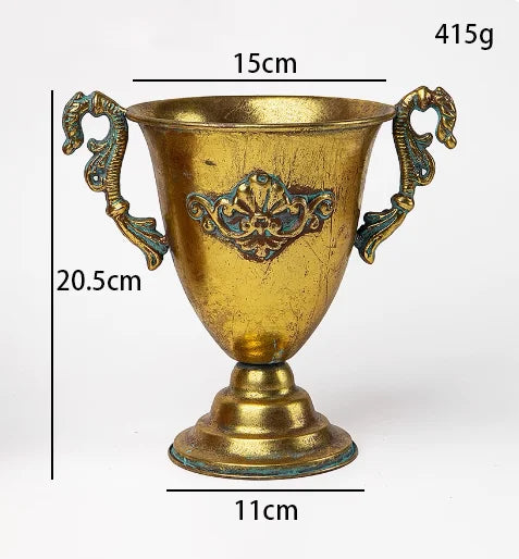 Goldene Eisen-Vase im vintage Stil, ideal für Wohnzimmertischdeko