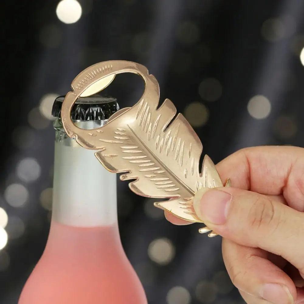 Goldener Flaschenöffner – Federdesign 10x4.2cm