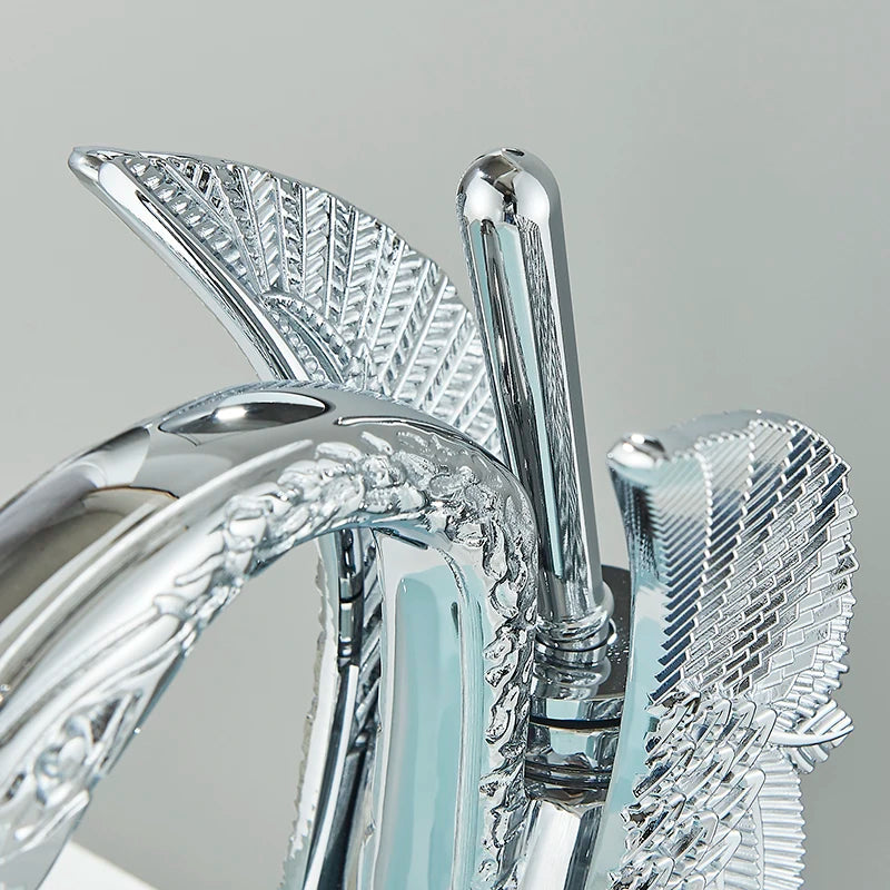 Goldener Schwanenwaschtischarmatur – Messing Modern Deckmontiert