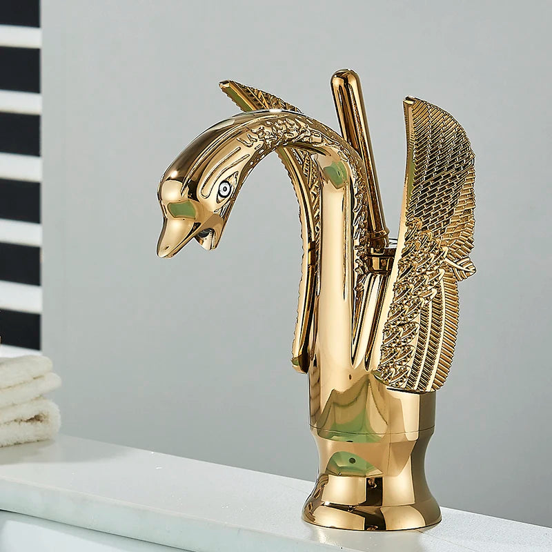 Goldener Schwanenwaschtischarmatur – Messing Modern Deckmontiert