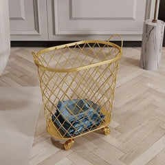Goldener Wäschekorb mit Rollen – Modernes Design
