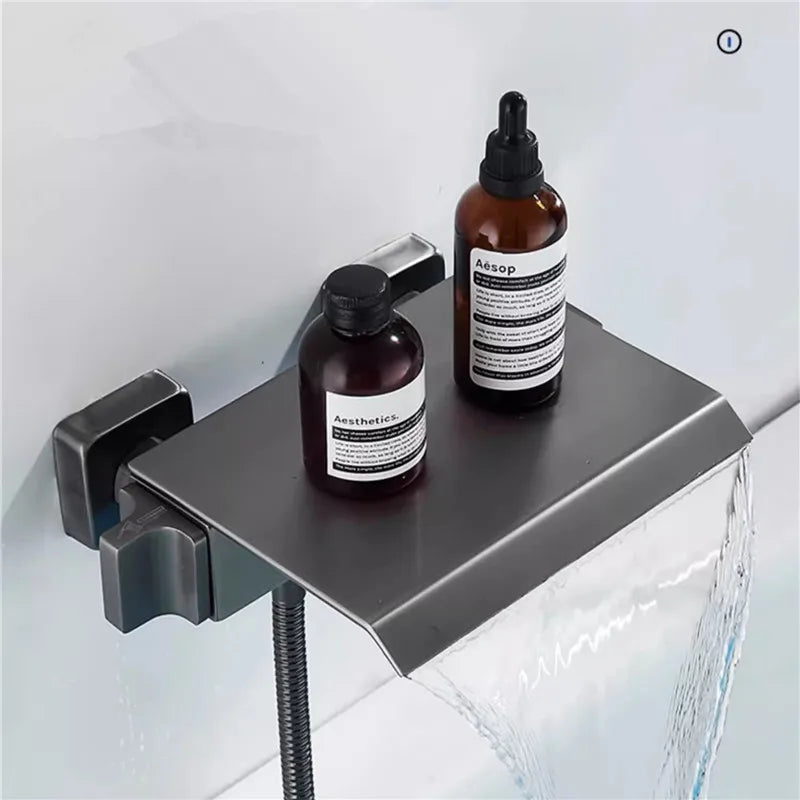 Goldenes Badezimmer-Set – Messing Wasserfall Wandmontage