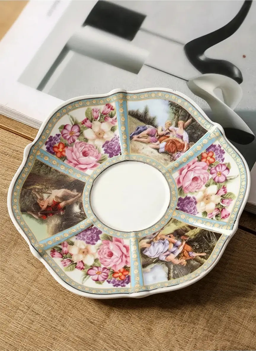 Goldgesäumte Porzellantasse – Western Stil mit Tablett