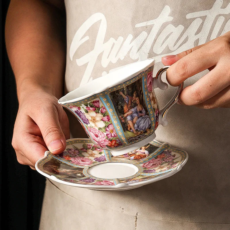 Goldgesäumte Porzellantasse – Western Stil mit Tablett