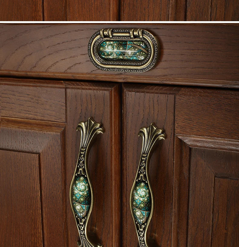 Vintage Türgriffe – Retro Bronzedesign – Küchenschränke