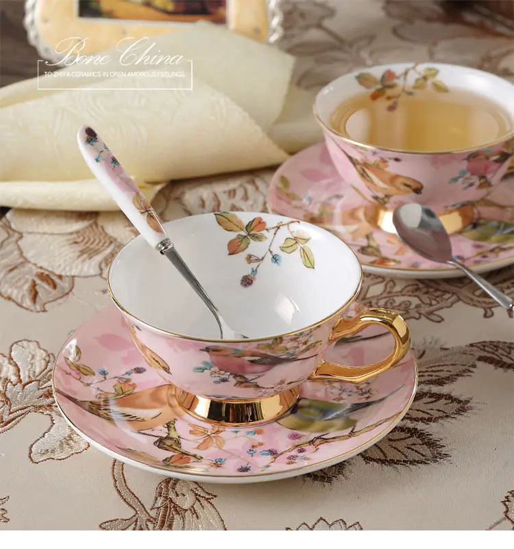 Kaffeeset aus Bone China – Pinker Vogel Stil – Elegantes Tee-Set
