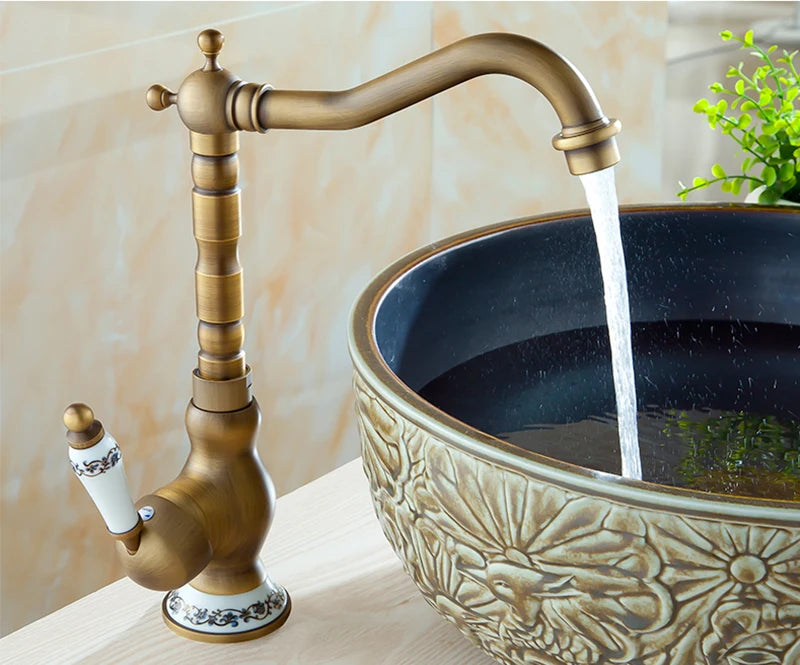 Vintage Messing Wasserhahn – Antikes Design – 360° Drehbar