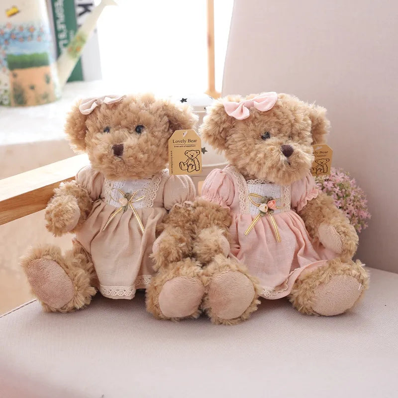 Teddybären-Paar – Weicher Plüsch mit Kleidung – 26 cm Set