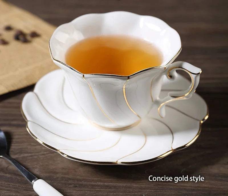 Kaffeeset aus Feinporzellan – Europäisches Design – 8+ Teile