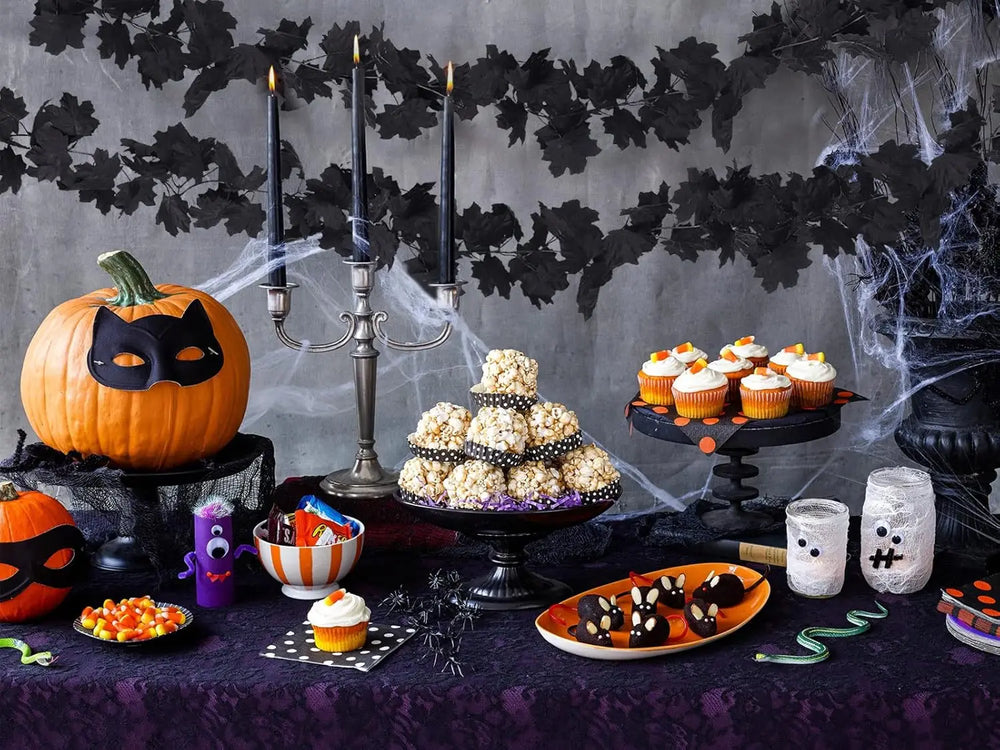 Halloween Ahornblatt Girlande – Elegantes Schwarzes Design