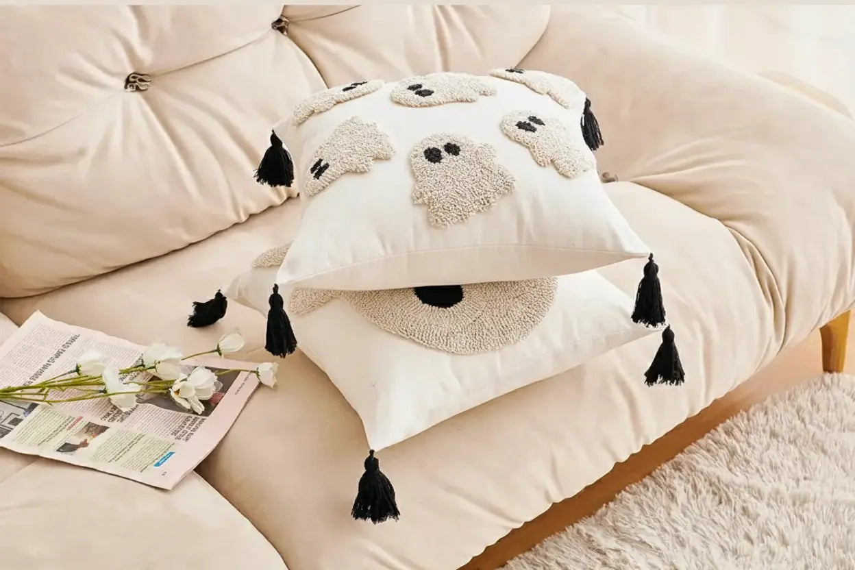 Halloween Kissenbezug – Besticktes Geisterdesign – 45x45cm