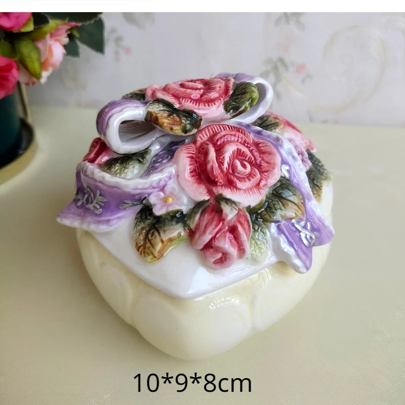 Handbemalte Keramiktasse – Europäischer Stil – 270ml