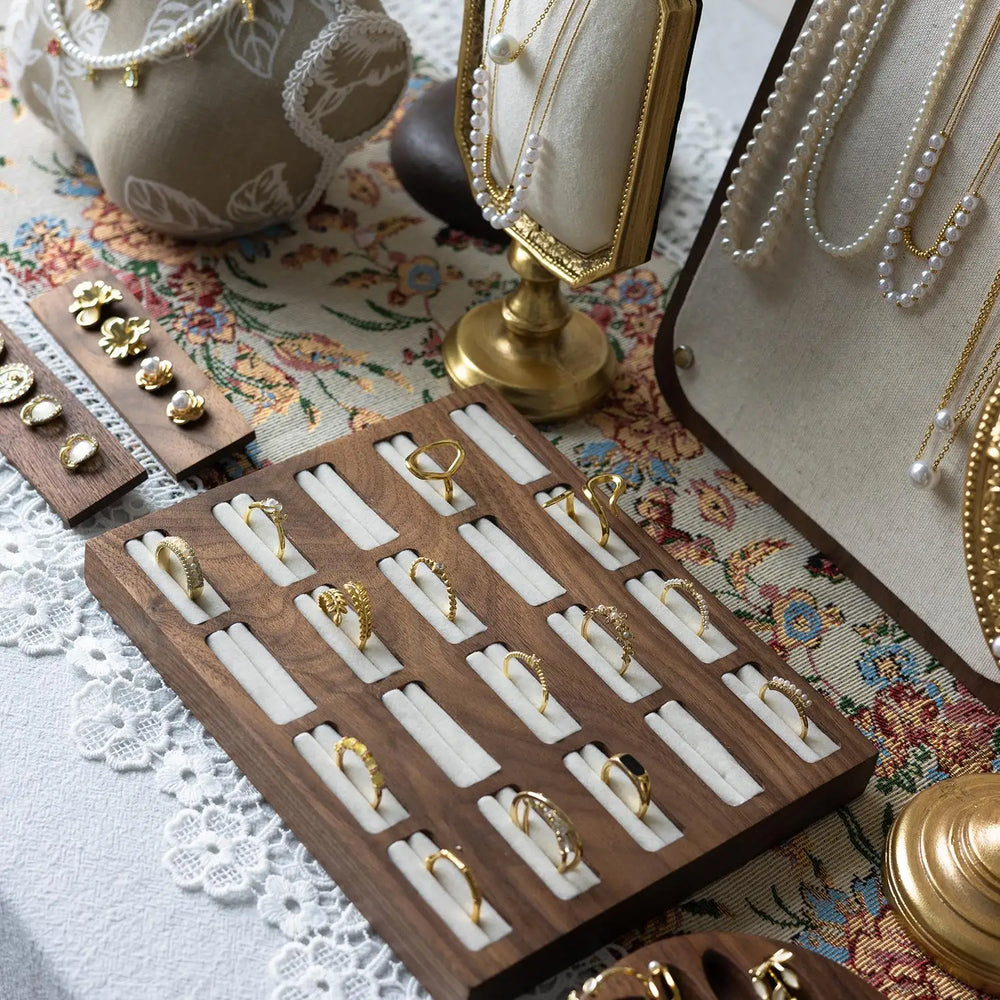 Holz Schmuckständer – Klassisches Portraitmodell