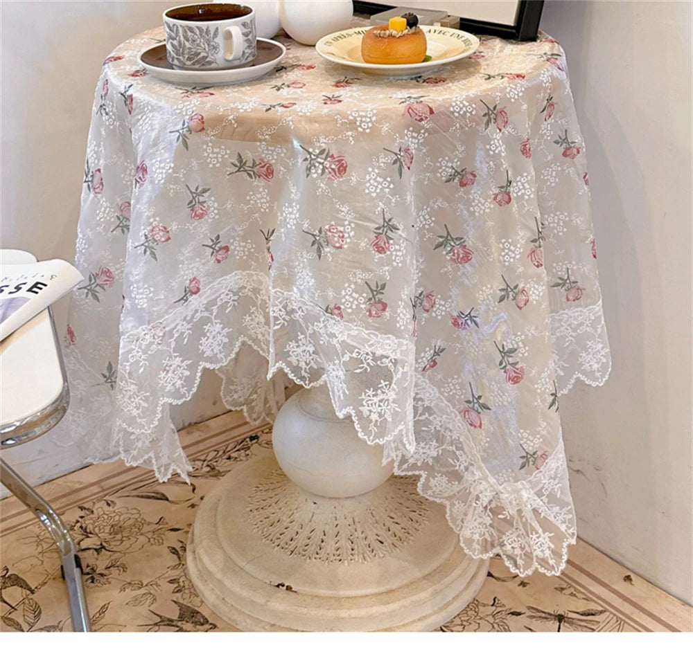 Jacquard Spitzentischdecke – Retro Rosen Design – Versch. Grössen