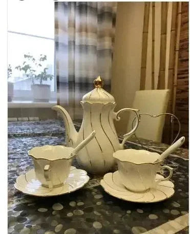 Kaffeeset aus Knochenporzellan mit europäischem Design und mehreren Teilen