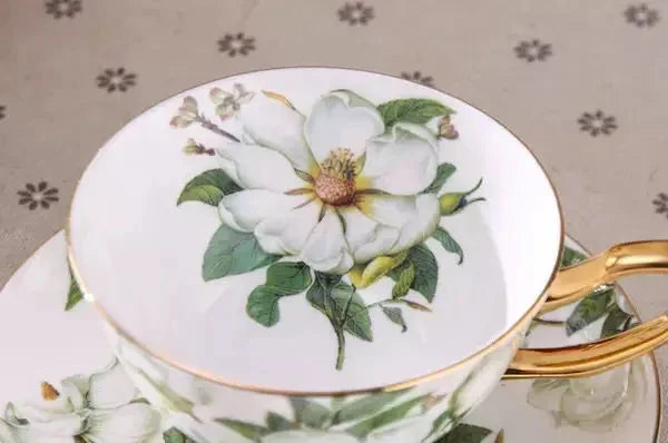 Kaffeetassen-Set – Retro Blumenmuster, Bone China