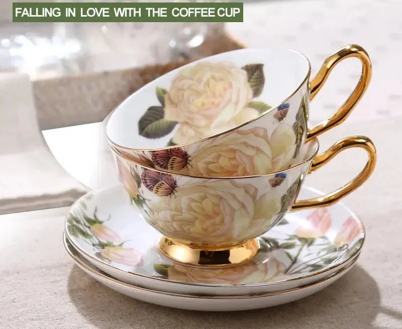 Kaffeetassen-Set – Retro Blumenmuster, Bone China