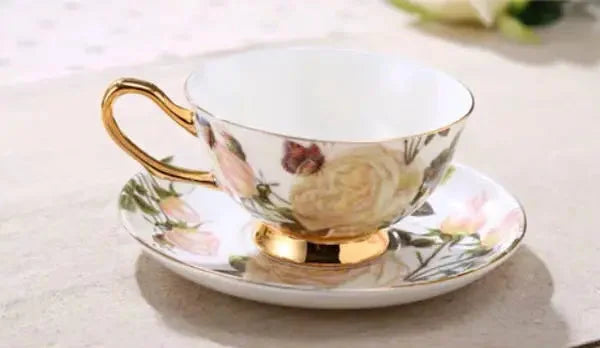 Kaffeetassen-Set – Retro Blumenmuster, Bone China