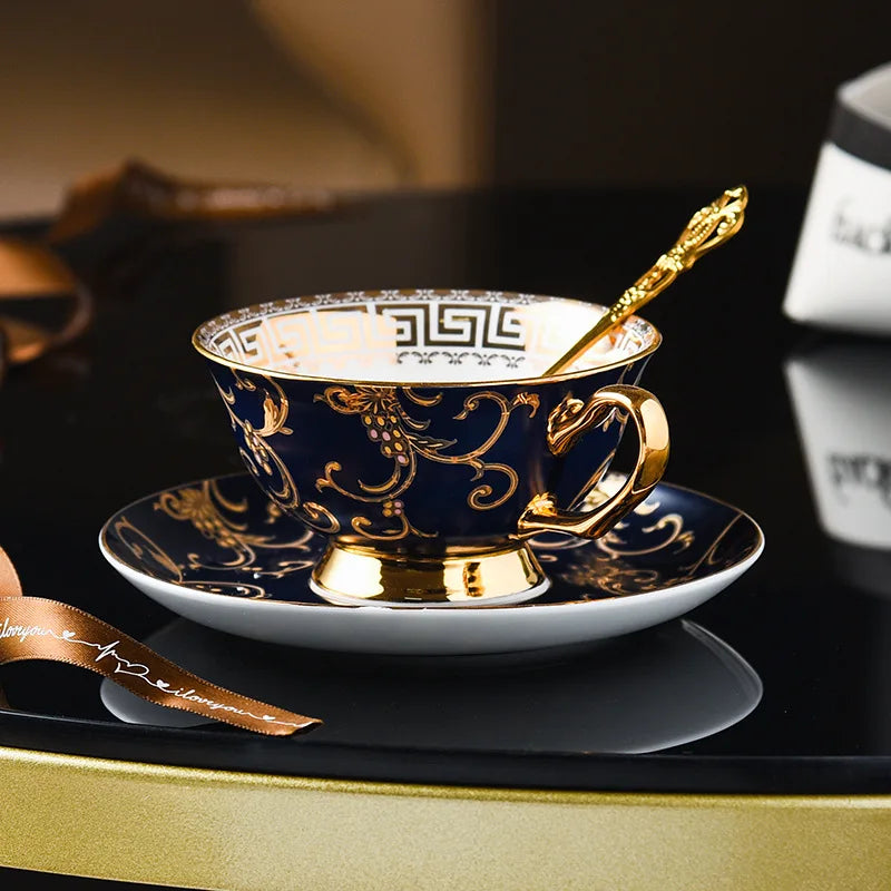 Kaffeetassen-Set aus Feinporzellan – Retro Stil – 220ml