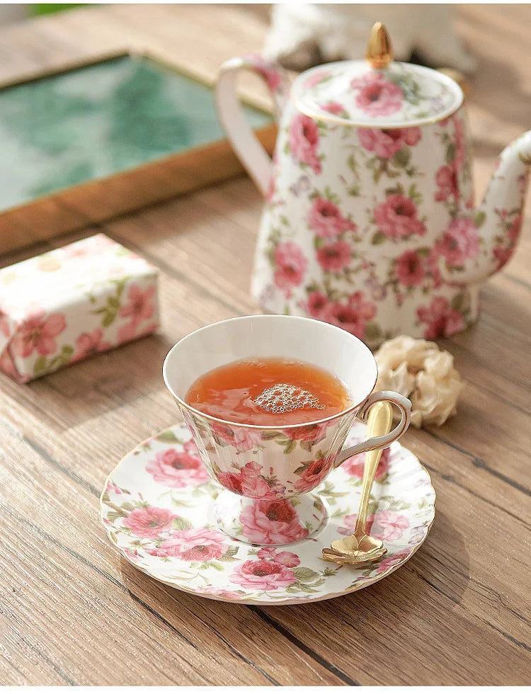 Kaffeetassenset – Handbemaltes Feinporzellan – Elegantes 200ml Design