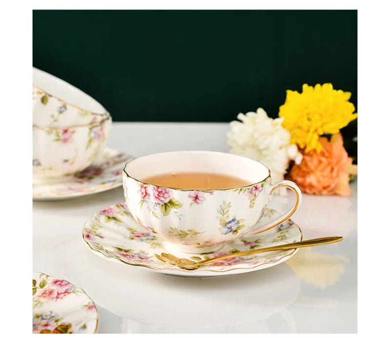 Kaffeetassenset aus Feinporzellan – Elegantes Design – 200ML