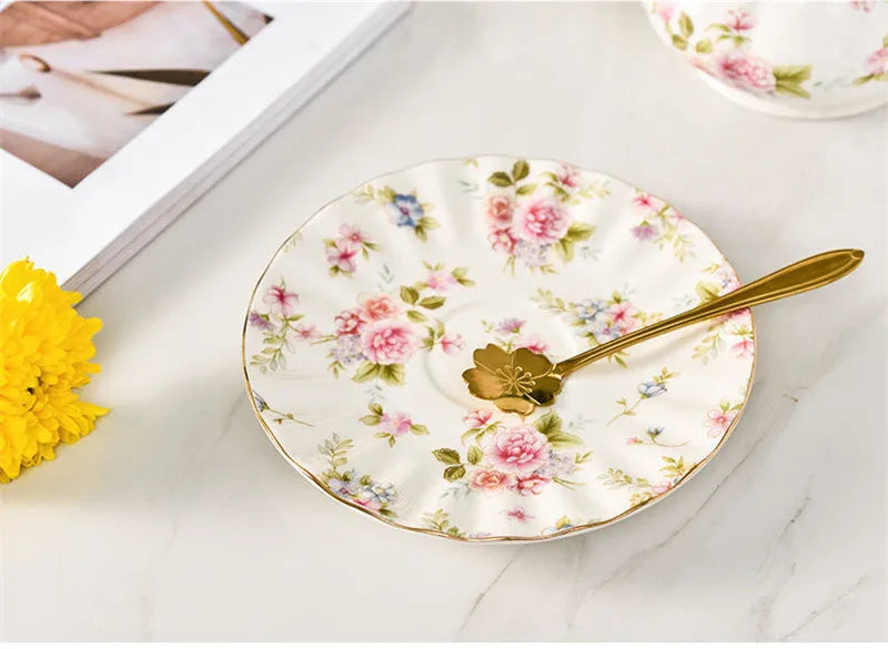 Kaffeetassenset aus Feinporzellan – Elegantes Design – 200ML