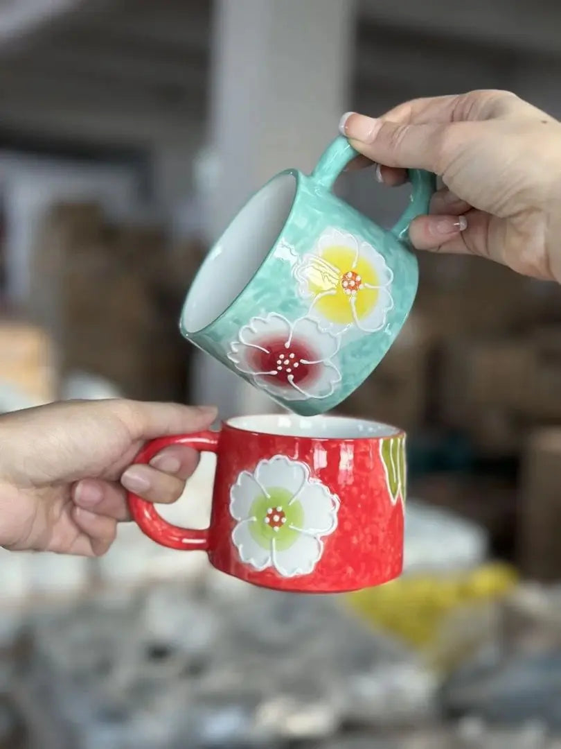 Keramik-Kaffeetasse – Gemaltes Blumendesign – 300ml