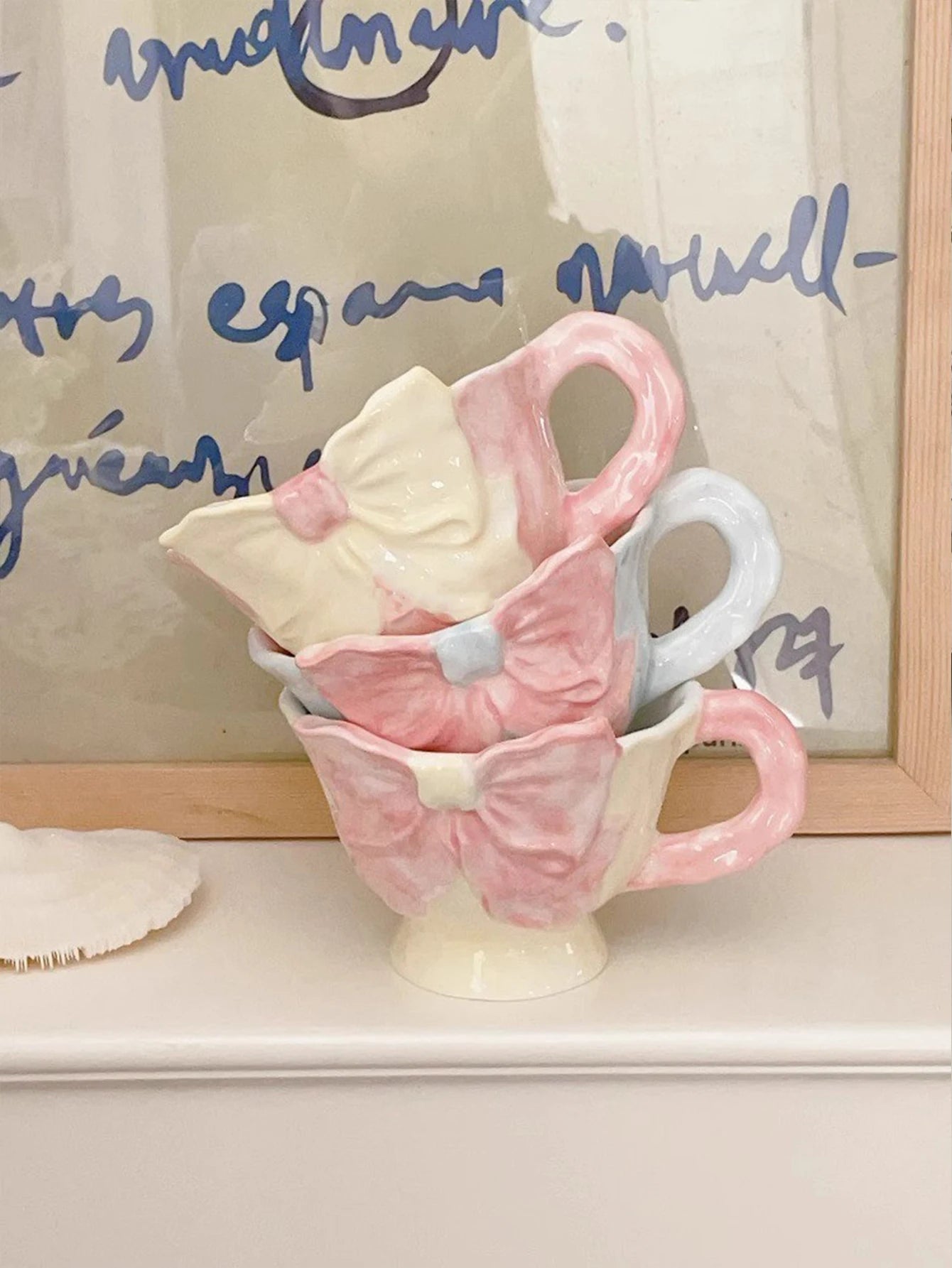 Keramik Kaffeetasse – Handbemaltes Schleifen-Design – 180ml