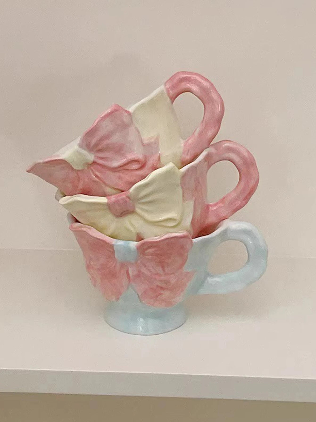 Keramik Kaffeetasse – Handbemaltes Schleifen-Design – 180ml