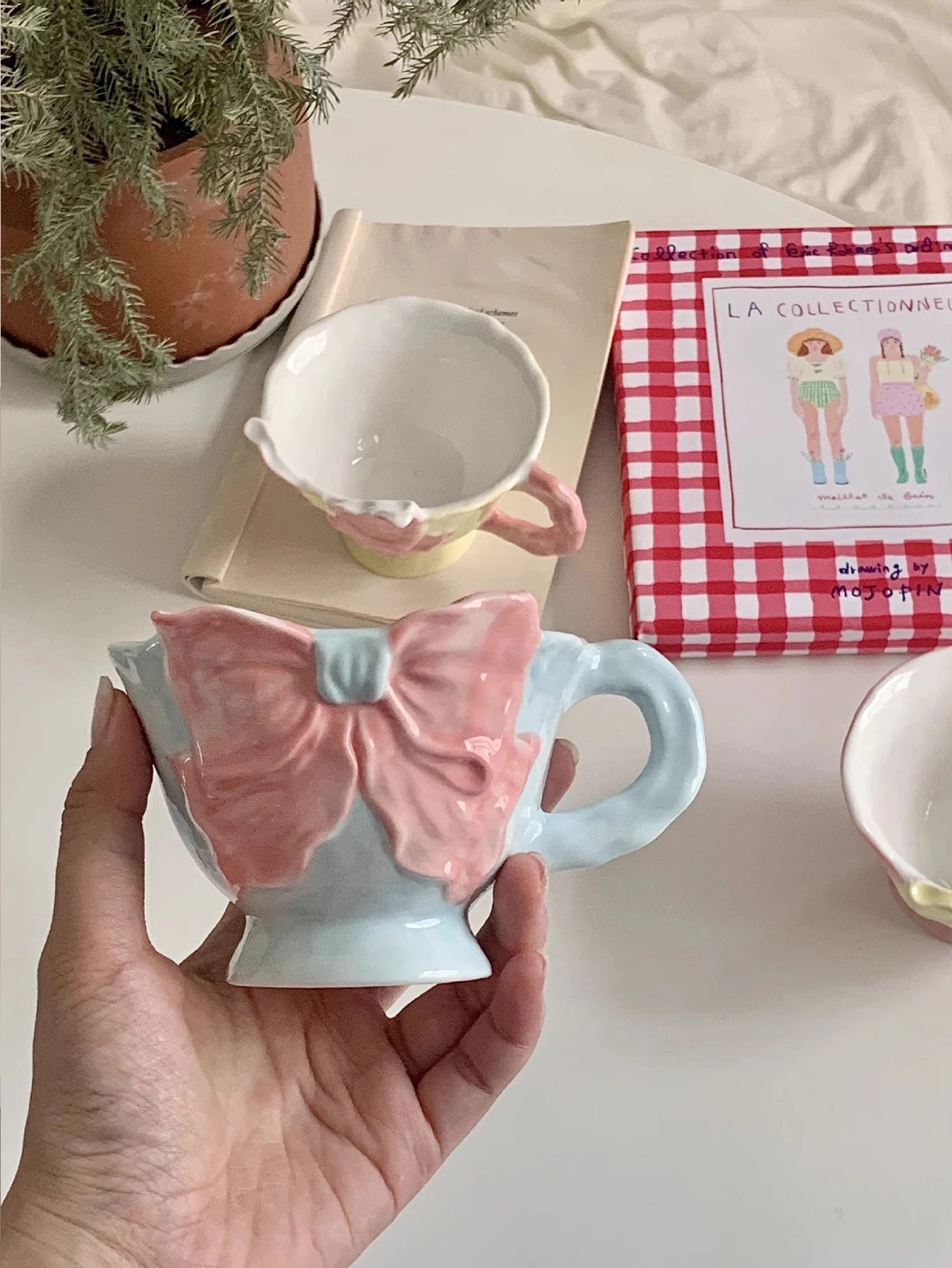 Keramik Kaffeetasse – Handbemaltes Schleifen-Design – 180ml