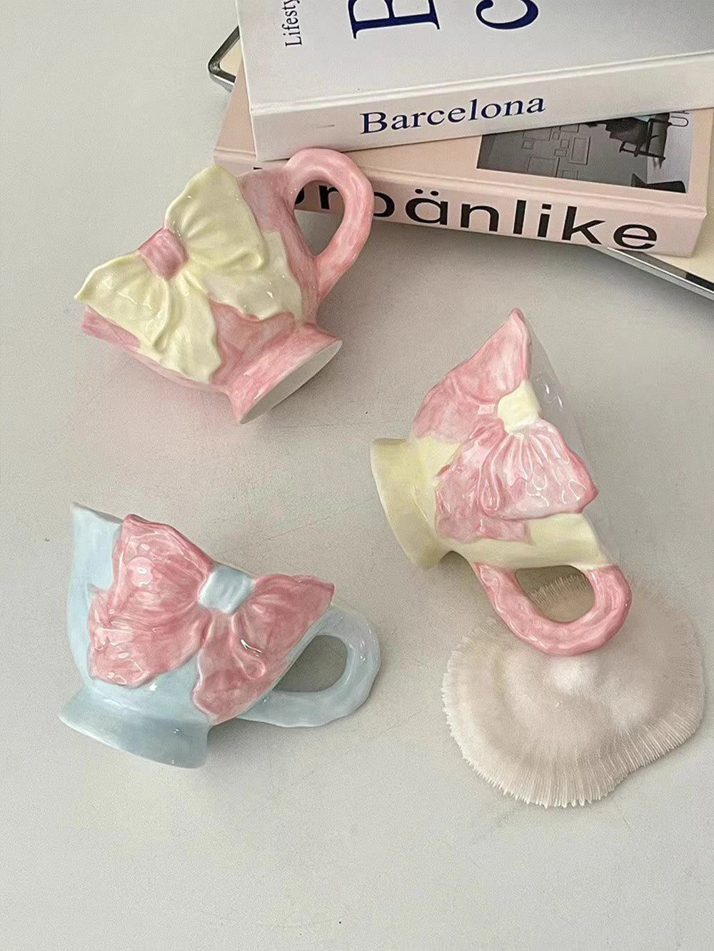 Keramik Kaffeetasse – Handbemaltes Schleifen-Design – 180ml