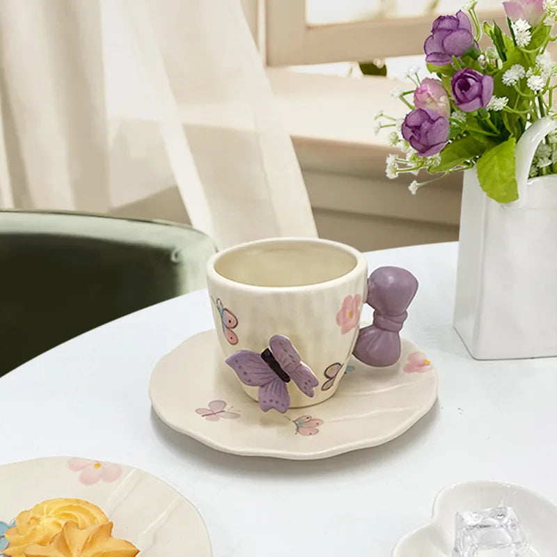 Keramik Kaffeetasse – Schleifendesign – 200ml