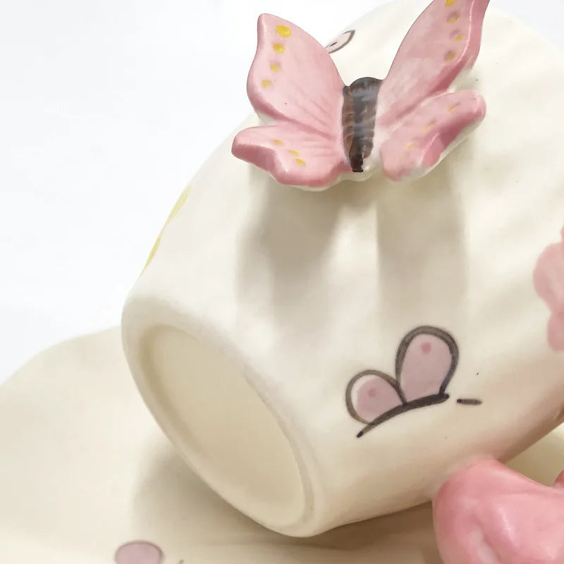 Keramik Kaffeetasse – Schleifendesign – 200ml