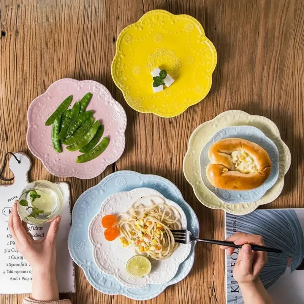 Keramikseiteplatte in Goldgelb mit geprägtem Design, 20 cm Durchmesser