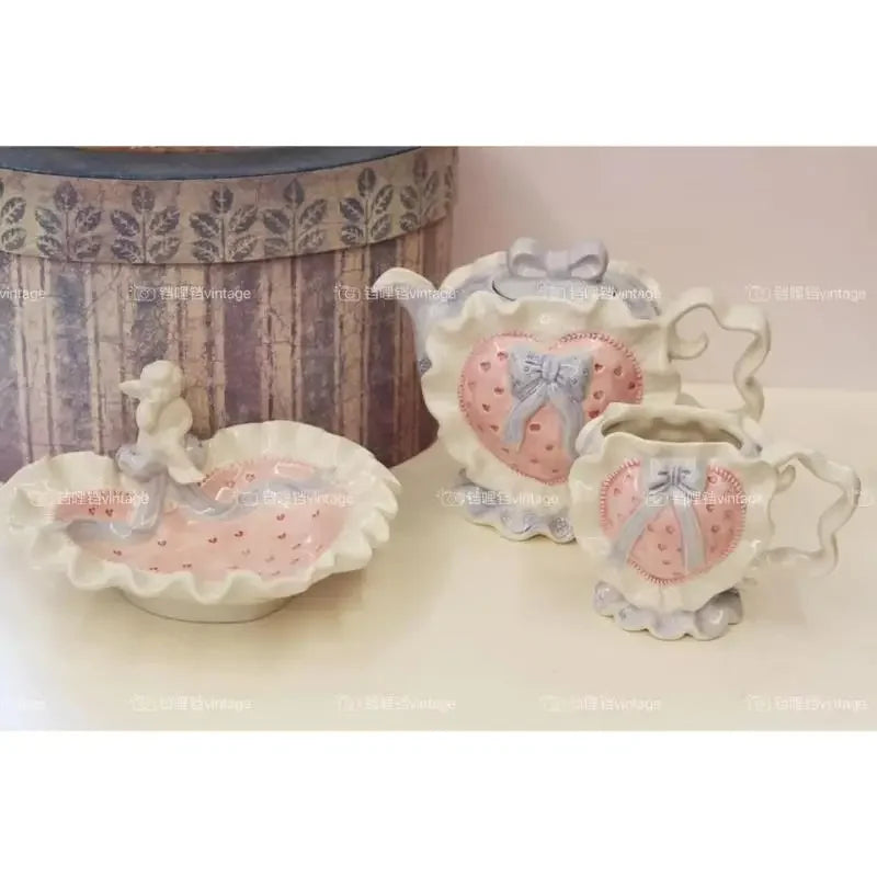 Keramik Vintage Teekanne – Rosa Liebe für die Küche