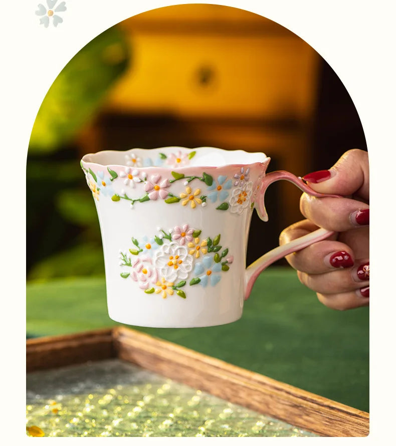 Keramiktasse – Exquisites Kamelien-Design 350ml