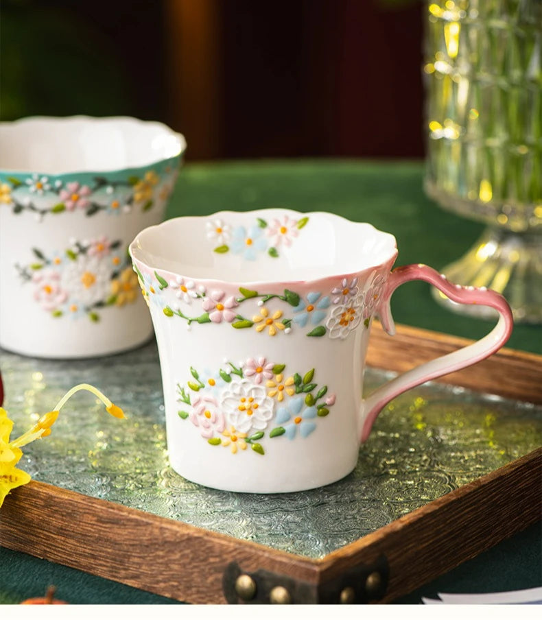 Keramiktasse – Exquisites Kamelien-Design 350ml