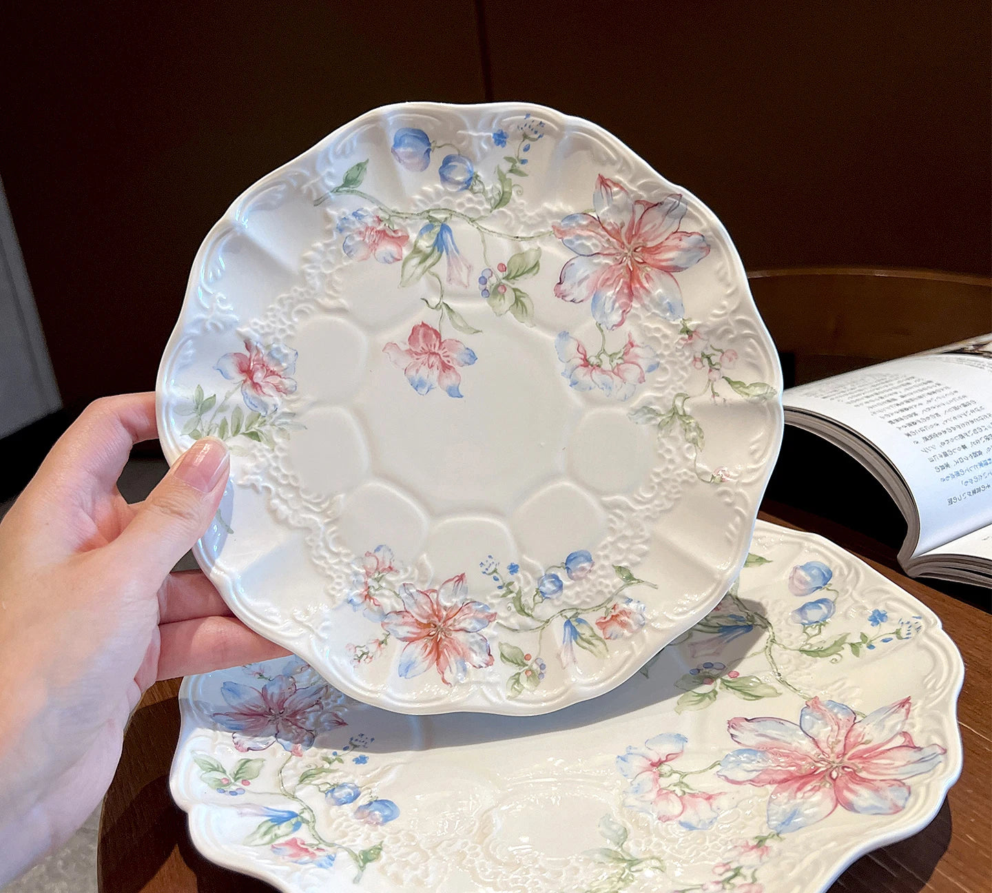 Keramikteller – Französisches Blumendesign – 20.5 cm