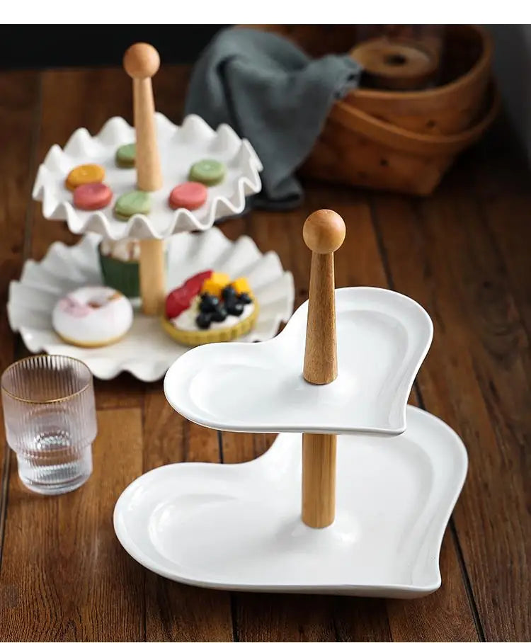 Keramikteller – Modernes Design mit Holzständer