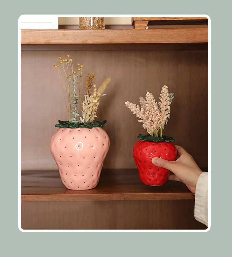 Keramikvase in Erdbeerform, modern, pink und rot, Wohnzimmer geeignet