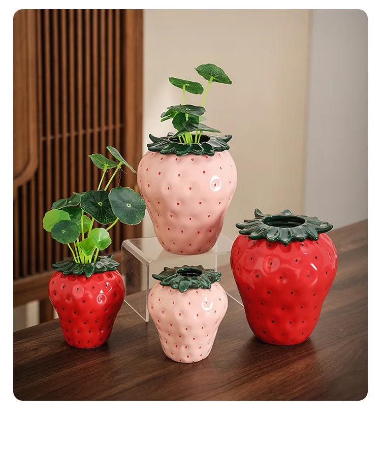 Keramikvase in Erdbeerform, Pink & Rot, modern für Wohnzimmer