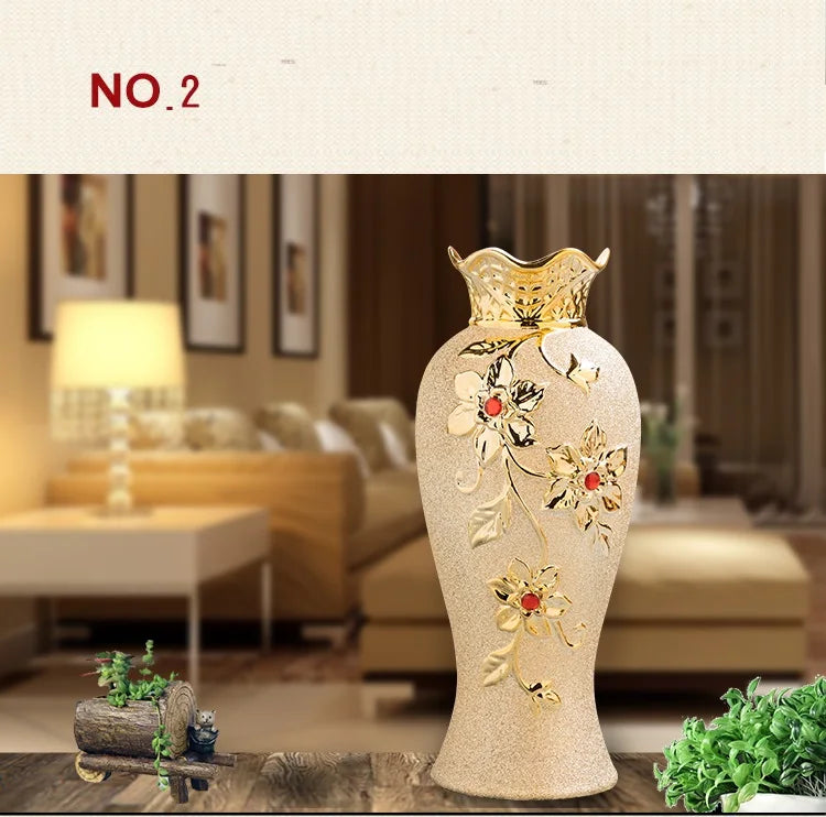 Goldene Keramikvase im europäischen Design, ideal für Dekoration auf dem Tisch