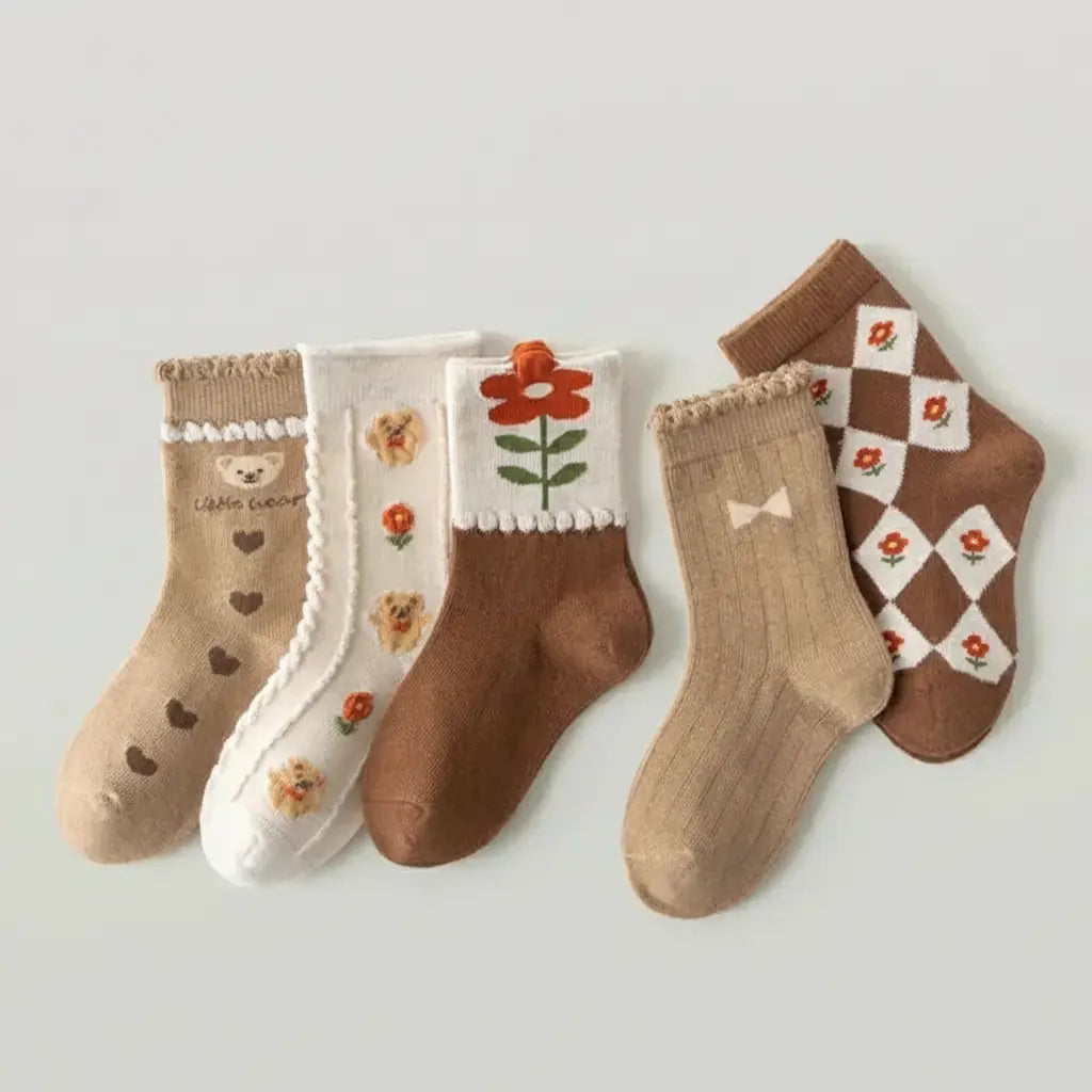 Bunte Kindersocken aus Baumwolle mit Cartoon-Muster, Grösse 6–8 Jahre
