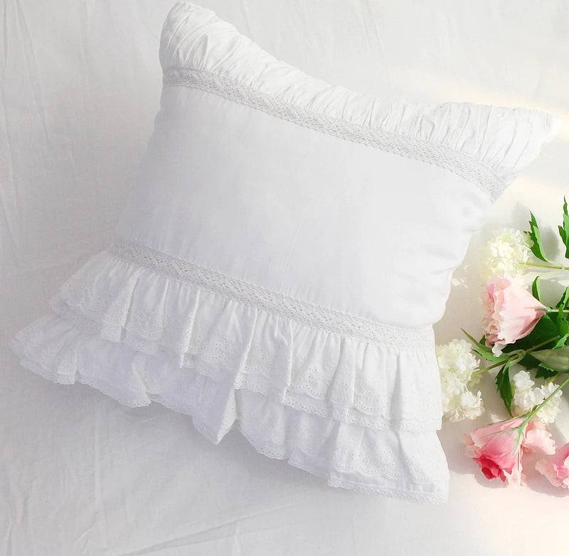 Handgemachter Kissenbezug aus Baumwollspitze in Weiss, Grösse 80x60 cm