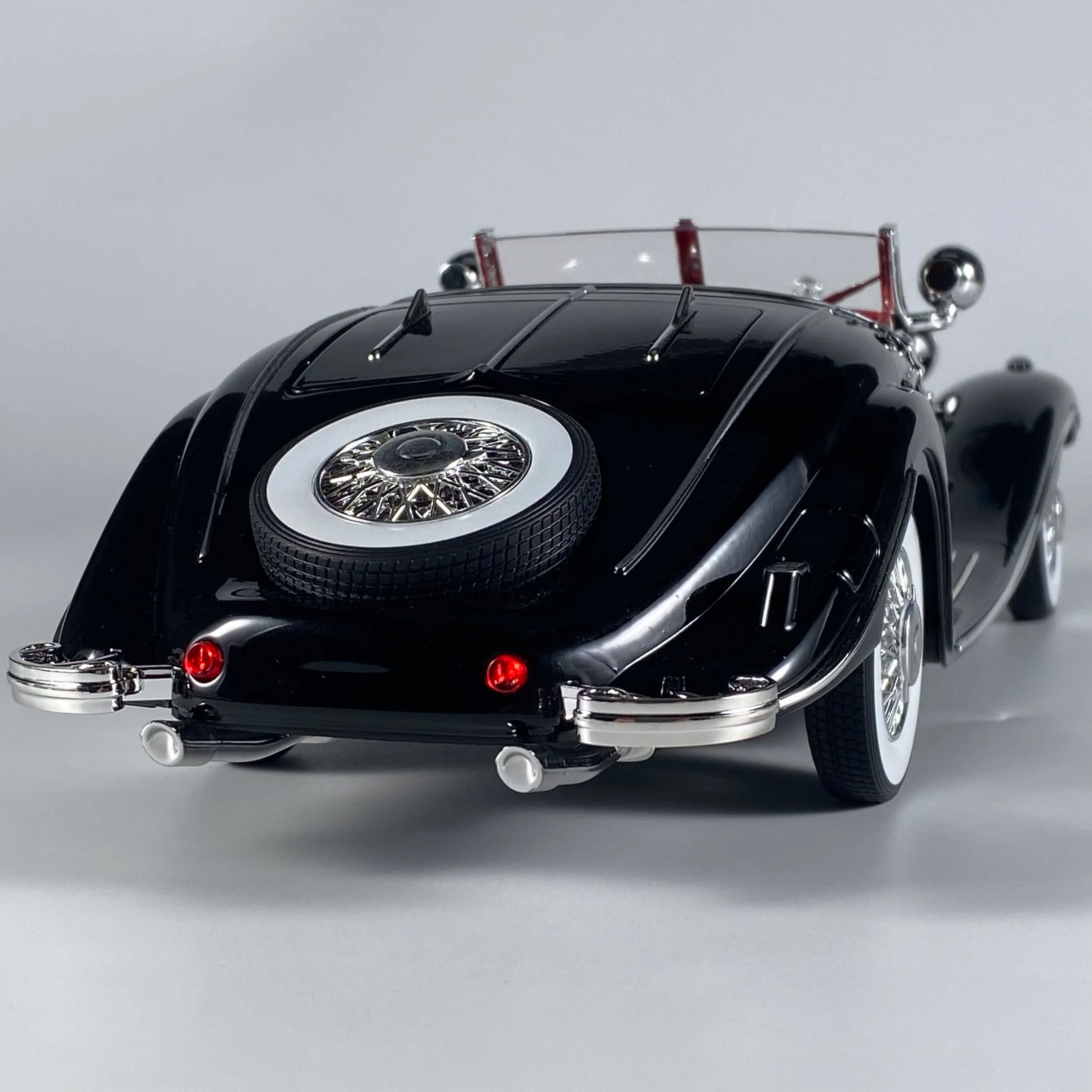 Klassischer Auto Modell – Metall 1:18 Benz 500K 1936