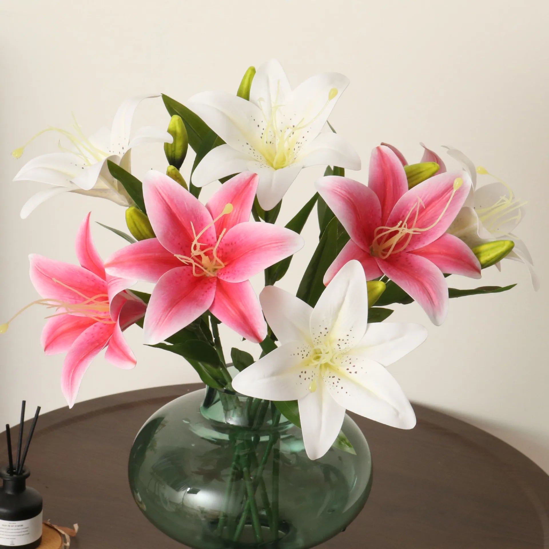 Künstliche Lilie – Elegantes PVC Design – 50cm Länge