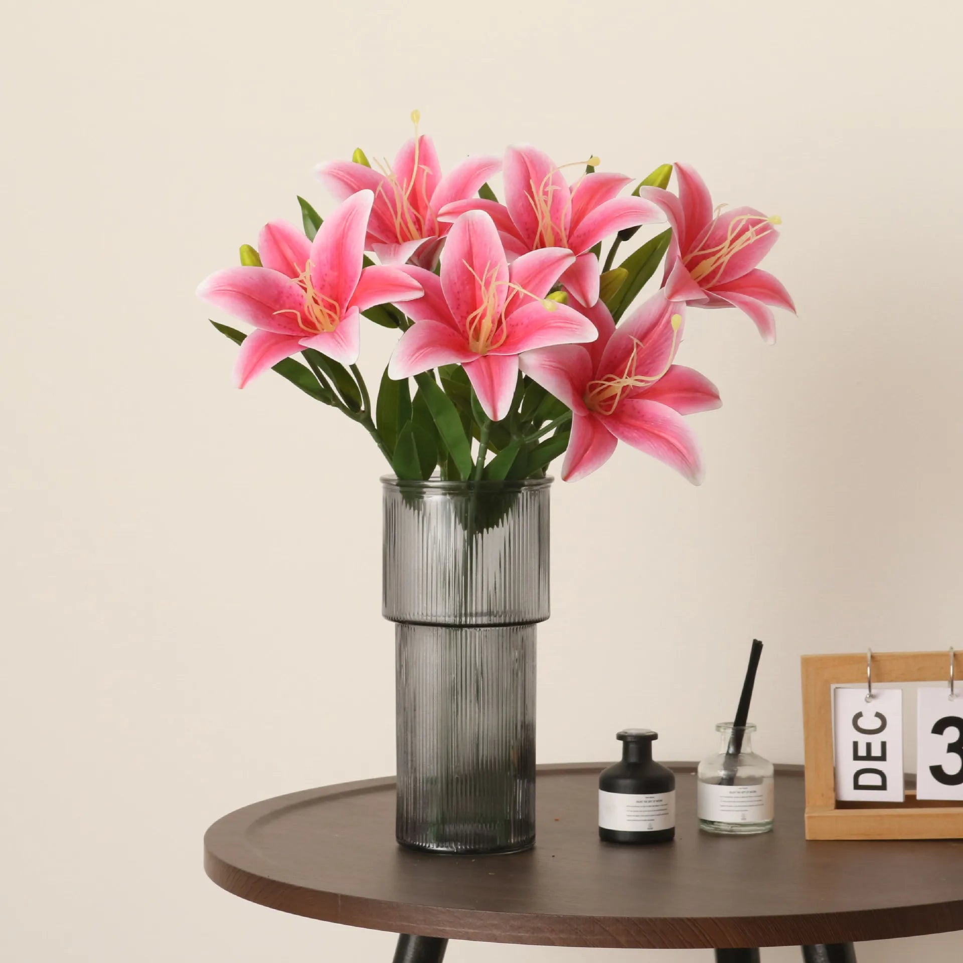 Künstliche Lilie – Elegantes PVC Design – 50cm Länge