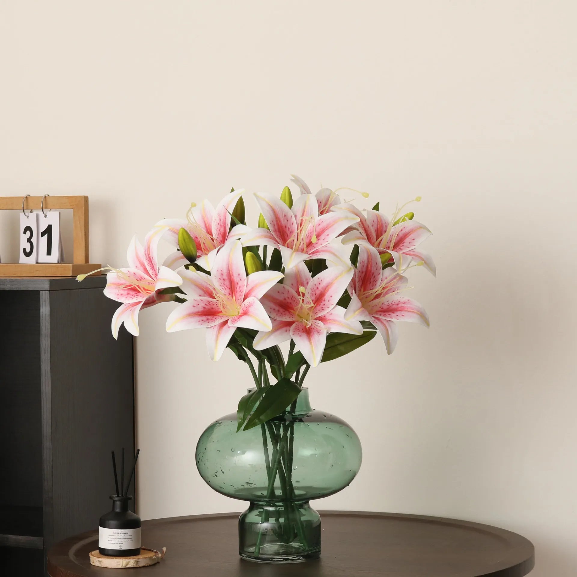 Künstliche Lilie – Elegantes PVC Design – 50cm Länge