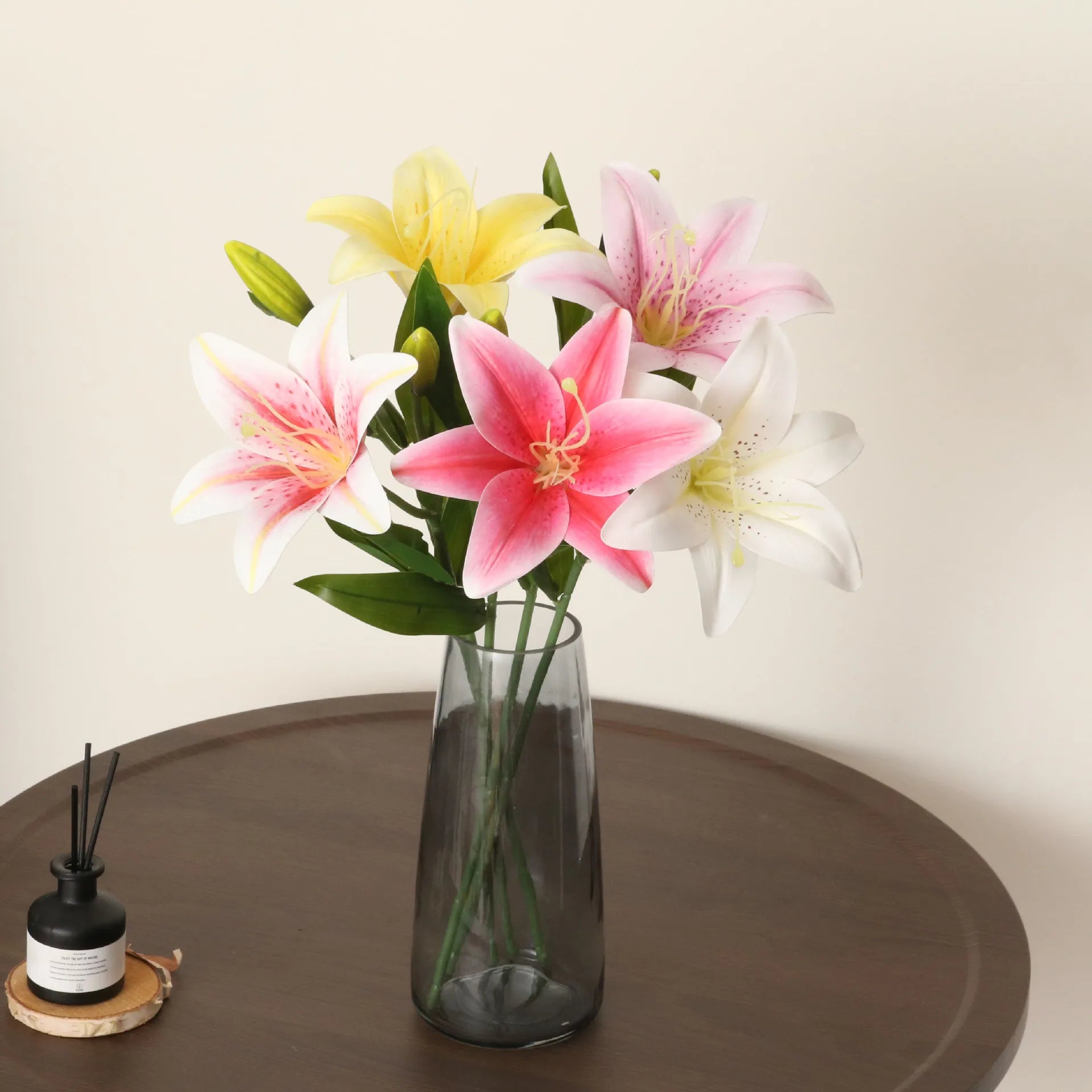 Künstliche Lilie – Elegantes PVC Design – 50cm Länge