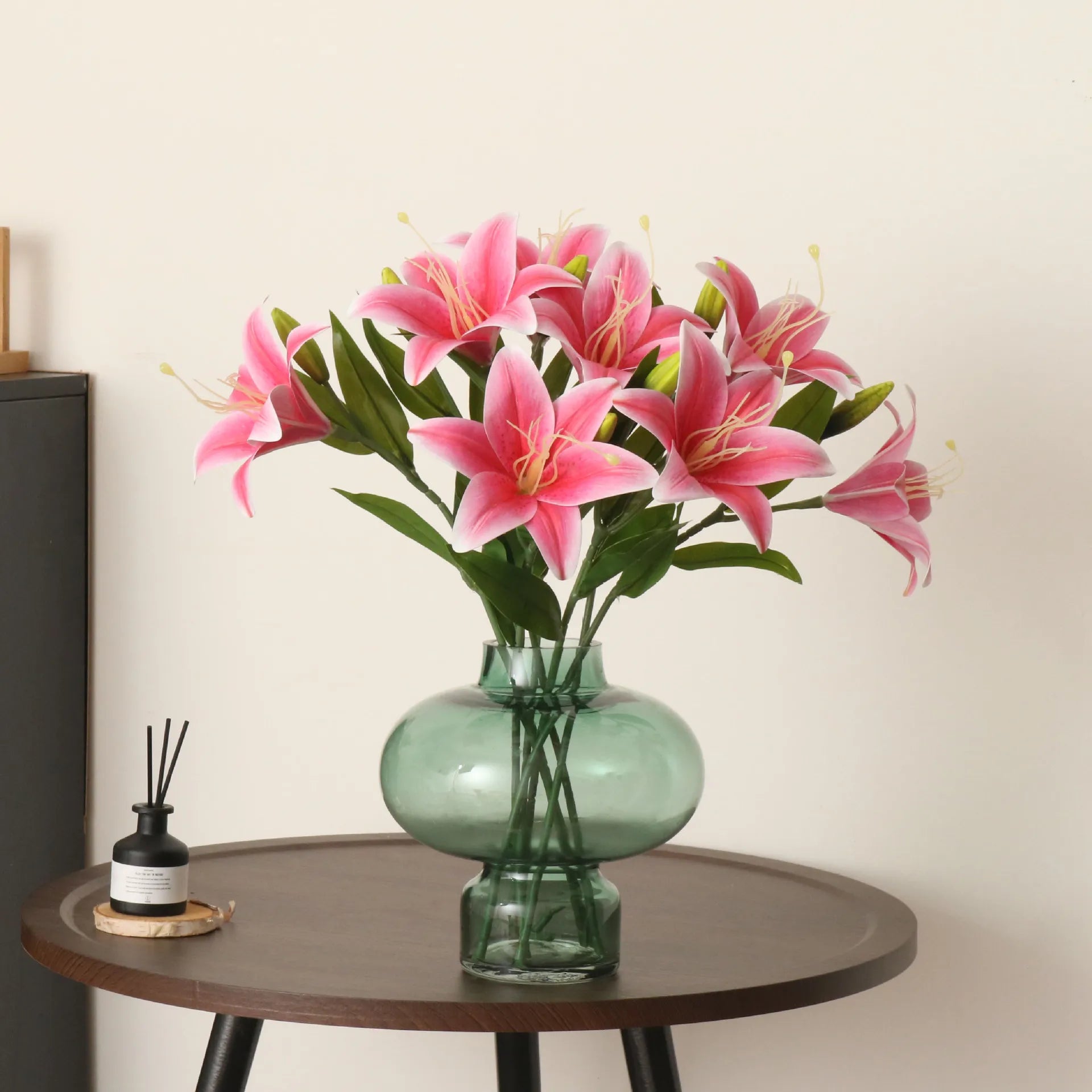 Künstliche Lilie – Elegantes PVC Design – 50cm Länge